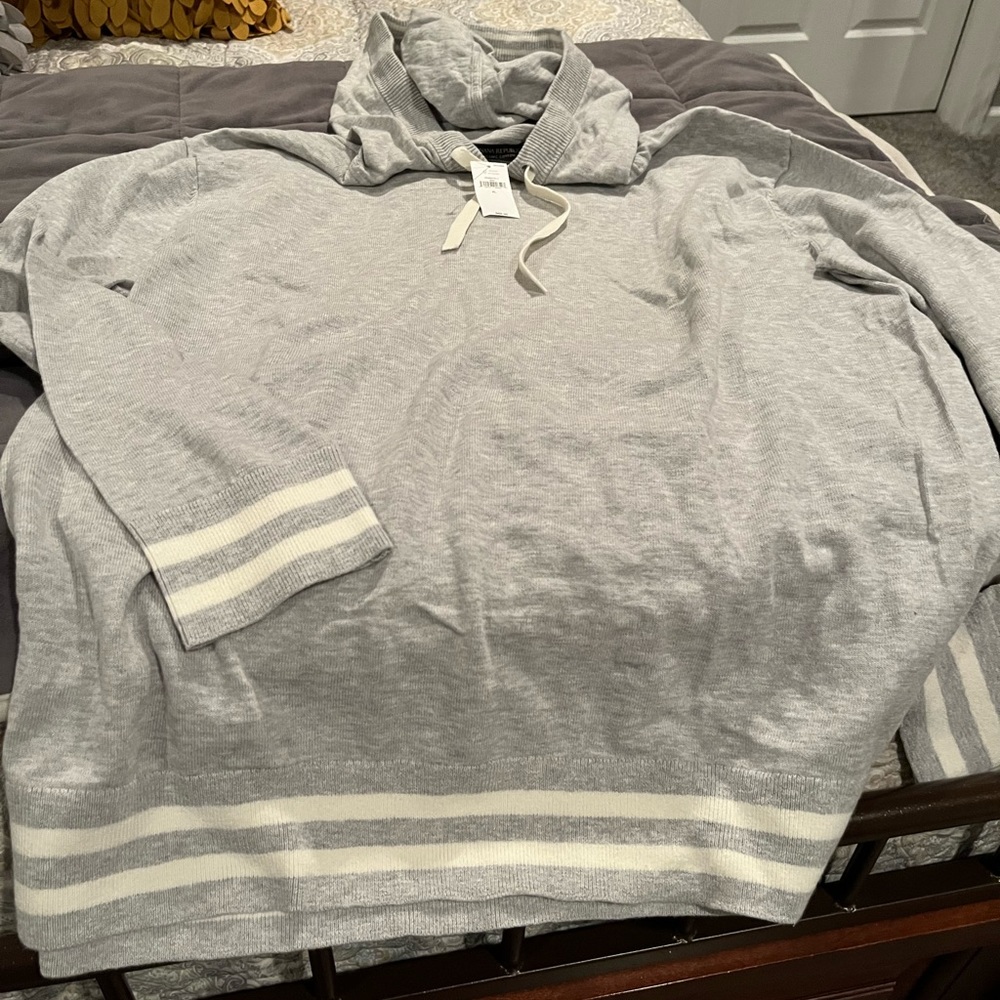 Mens Banana Republic Light Gray hoodie sweater
